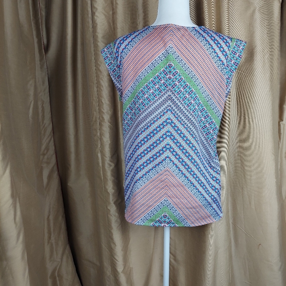 The Limted multicolored print light weight top size L. - Picture 4 of 9